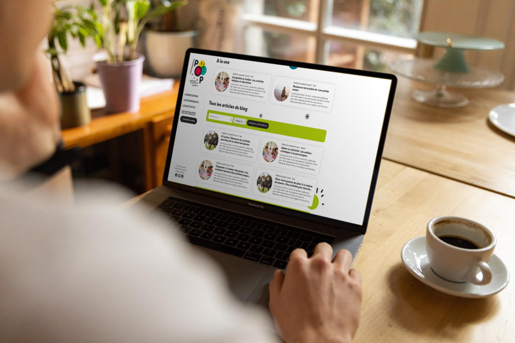 Un utilisateur sur le nouveau site des Maisons Pop de Chenôve